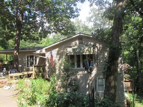 88 Bruce Wike Ln, Brasstown, NC, 28902-8762 | Card Image