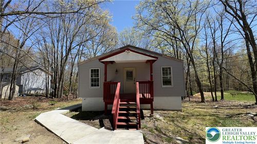 194 Murphy Cir, Bushkill, PA, 18324-8349 | Card Image