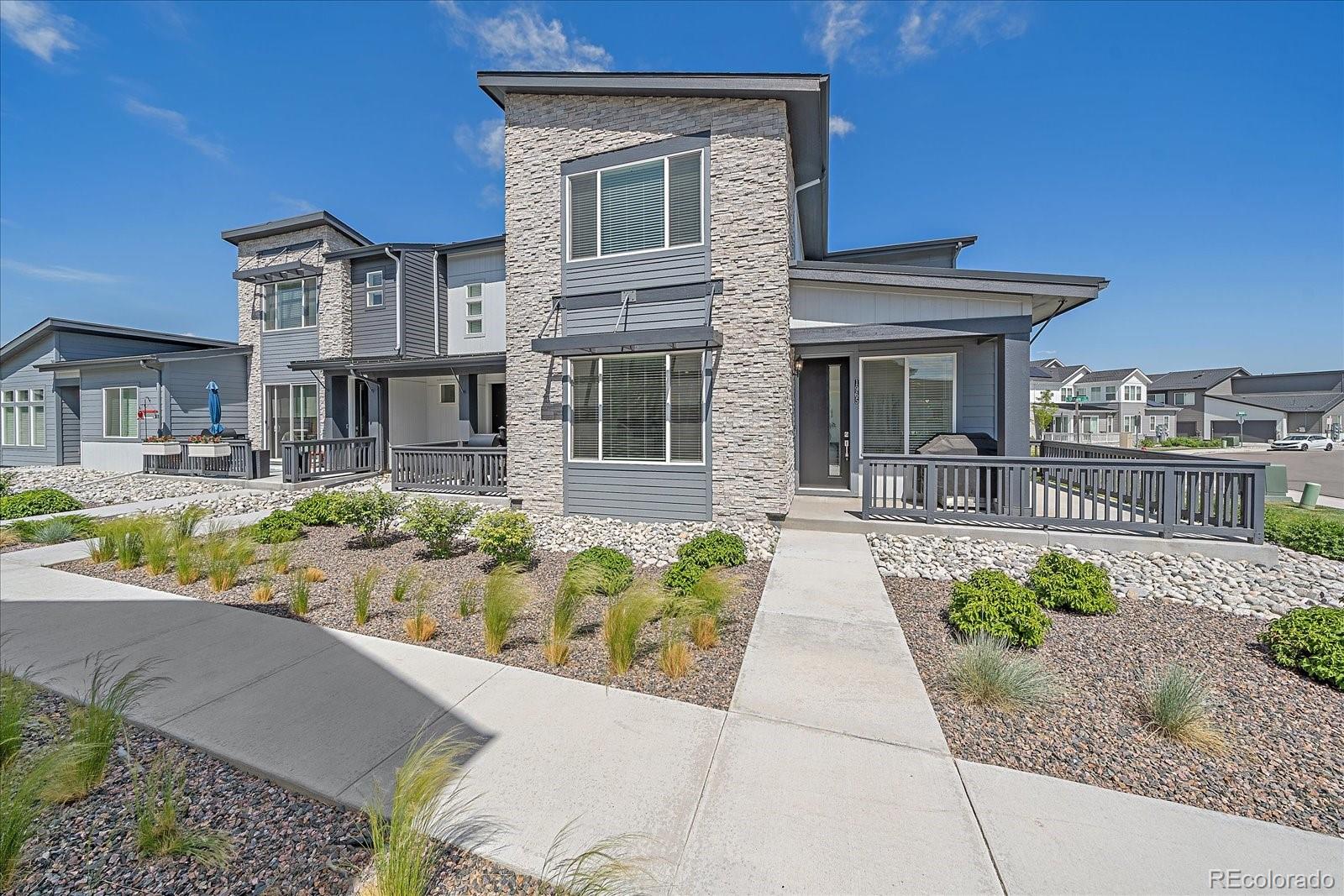 Upham Ln, Lakewood, CO 80227