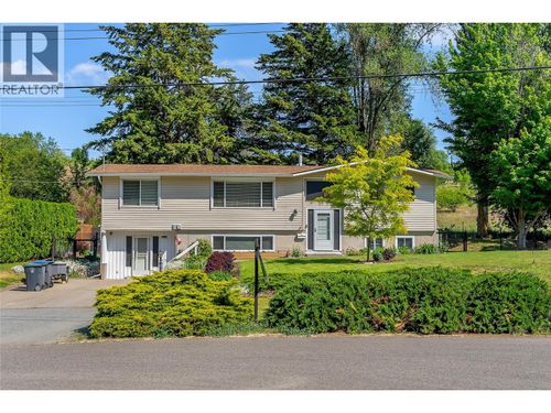2545 Colleen Rd, House with 4 bedrooms, 2 bathrooms and 7 parking in West Kelowna BC | Card Image