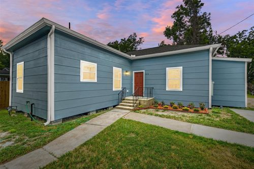 7415 Dyer St, Houston, TX, 77088-7611 | Card Image