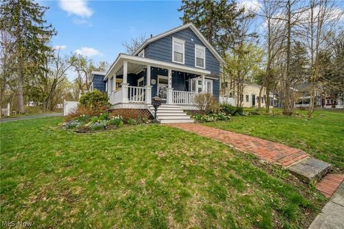 224 N Hambden St, Chardon, OH, 44024-1124 | Card Image