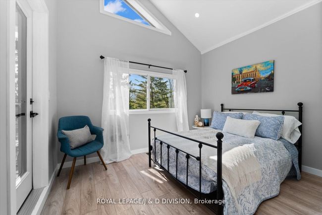 15 Malone Rd, House other with 6 bedrooms, 5 bathrooms and 4 parking in Jacksons Point ON | Image 18