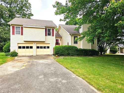 989 Gate Post Ln, Lawrenceville, GA, 30044-6103 | Card Image