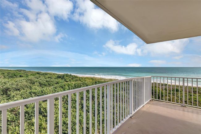 APT-601 - 3200 N Highway A1a, Condo with 2 bedrooms, 2 bathrooms and null parking in Hutchinson Island FL | Image 4