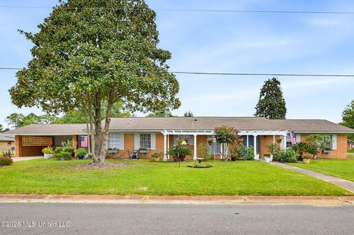 100 Pampas Dr, Long Beach, MS, 39560-2706 | Card Image