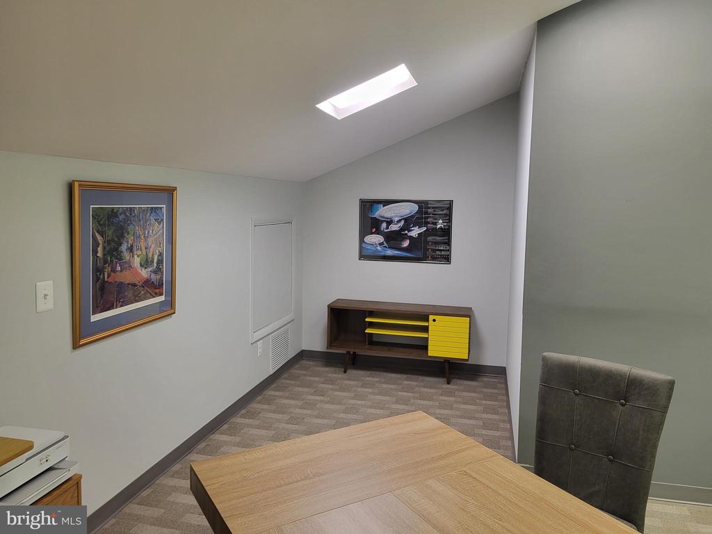 Commercial Lease in OAKTON 4