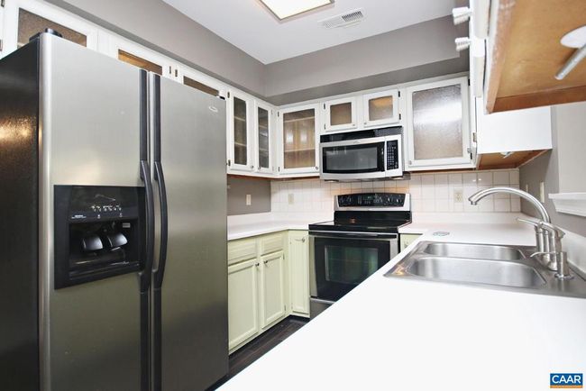 613 Whitcover Cir, Townhouse with 3 bedrooms, 2 bathrooms and null parking in CHARLOTTESVILLE VA | Image 6