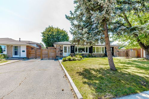 45 Grange Dr, Brampton, ON, L6X2H1 | Card Image