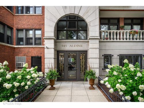 6e-545 W Aldine Ave, Chicago, IL, 60657-3885 | Card Image