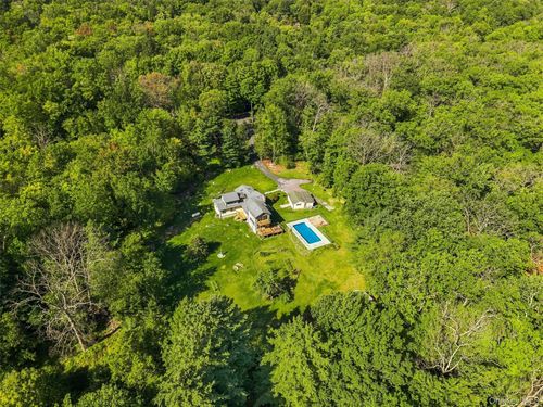 474 Oregon Trl, Pine Bush, NY, 12566-5323 | Card Image
