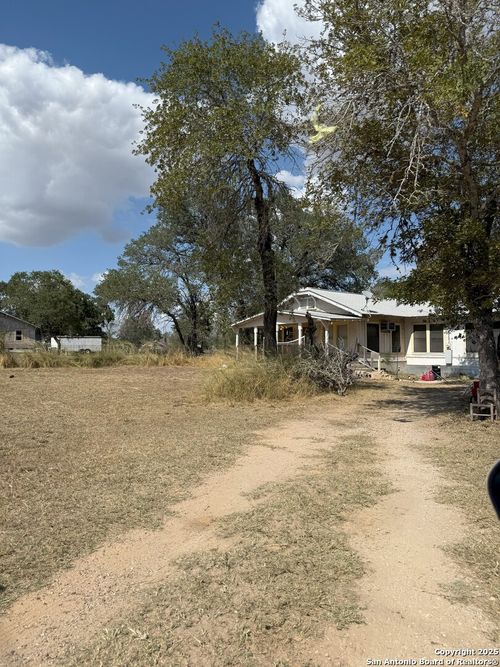 2067 Palo Alto Dr, Von Ormy, TX, 78073-5915 | Card Image