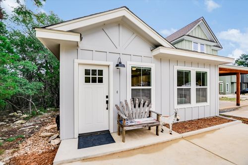 430 Shady Bluff Dr, Wimberley, TX, 78676-2217 | Card Image