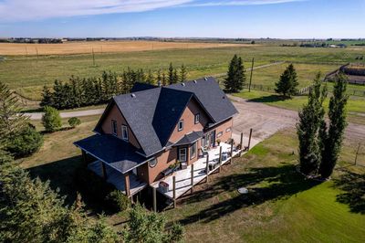 254041 Township Road 252, House detached with 5 bedrooms, 3 bathrooms and null parking in Wheatland County AB | Image 2