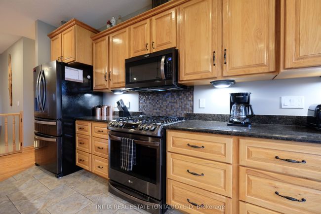 7284 Calvert Dr, House other with 4 bedrooms, 4 bathrooms and 6 parking in Strathroy ON | Image 10