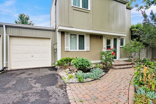 26 Jackson Crt, Kanata, ON, K2K1B7 | Card Image