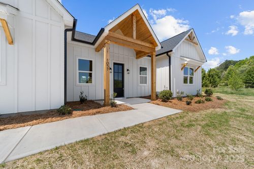 1037 Dameron Rd, Bessemer City, NC, 28016-8793 | Card Image