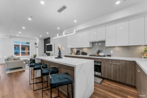 33-5858 132 St, Surrey, BC, V3X1N1 | Card Image