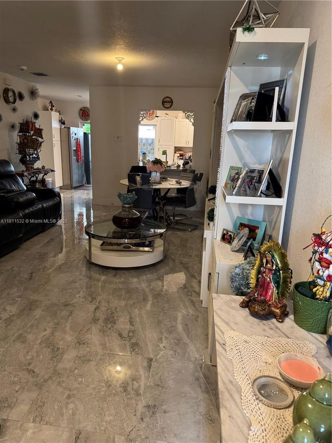 495 Ne 5 Th Way, Townhouse with 3 bedrooms, 3 bathrooms and null parking in Florida City FL | Image 6