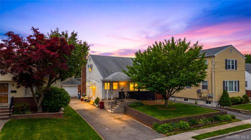 25908 147th Road, New York, NY, 11422 | Card Image