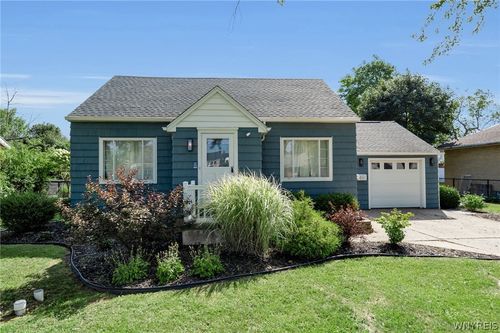 4661 N Bailey Ave, Amherst, NY, 14226-1402 | Card Image