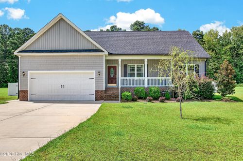 105 Hawk Pl, Goldsboro, NC, 27530-7855 | Card Image
