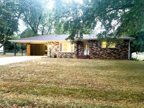 1015 Mcphail Ave, Aurora, MO, 65605-2525 | Card Image