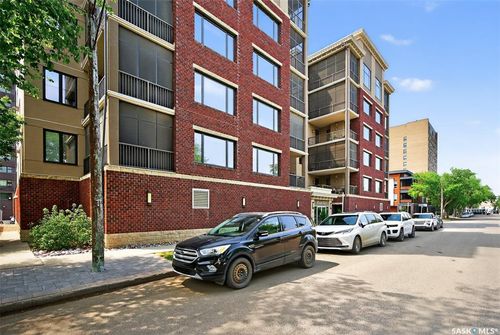 206-205 Fairford St E, Moose Jaw, SK, S6H0E1 | Card Image