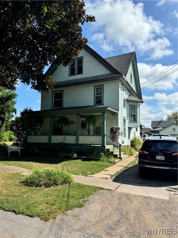 Robertson St, Middleport, NY 14105