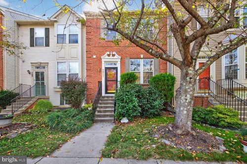 2022 Sumner Dr, FREDERICK, MD, 21702-3137 | Card Image