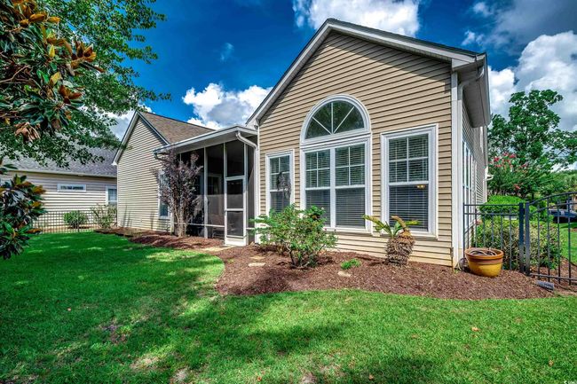 Sunroom and lanai | Image 32