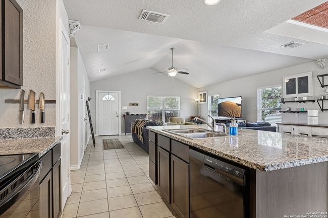 2942 Contour Dr, House other with 3 bedrooms, 2 bathrooms and null parking in Spring Branch TX | Image 11