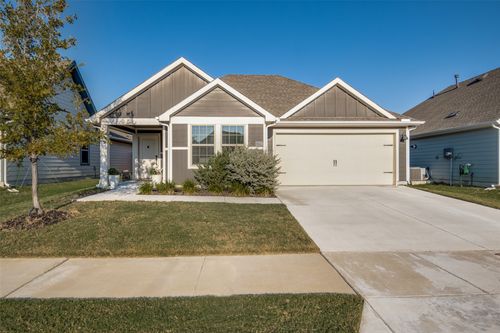 11220 W Pond Dr, Providence Village, TX, 76227 | Card Image