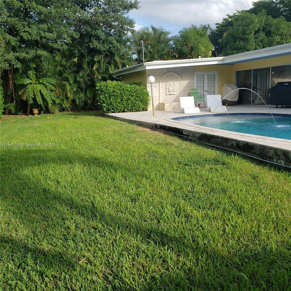 196th Ter, North Miami Beach, FL 33179