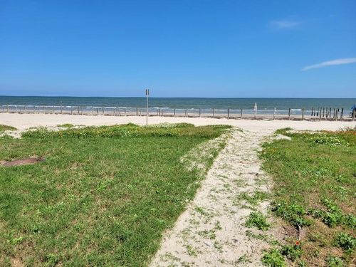 14 Bermuda Beach Dr, Galveston, TX, 77554 | Card Image