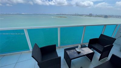 1703 - 700 Ne 25th St, Condo with 2 bedrooms, 2 bathrooms and null parking in Miami FL | Image 3