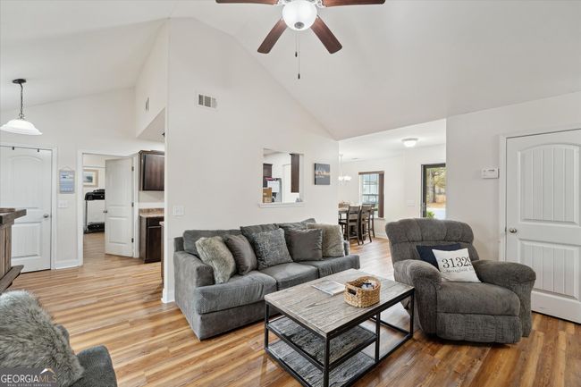 108 Pine Thicket Way, House other with 3 bedrooms, 2 bathrooms and 2 parking in Springfield GA | Image 8