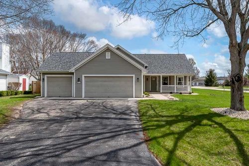 8311 Woodbridge Ln, Machesney Park, IL, 61115-2296 | Card Image