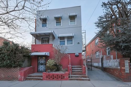 6511 Perry Ave, Maspeth, NY, 11378-2439 | Card Image