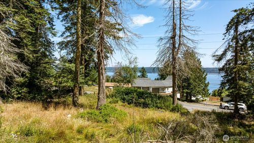 2458 N Bluff Rd, Greenbank, WA, 98253-9718 | Card Image