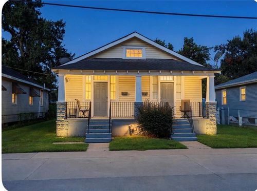 516 Chalmette St, Harvey, LA, 70058-4428 | Card Image