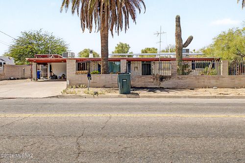 1801 N Rosemont Boulevard, Tucson, AZ, 85712 | Card Image