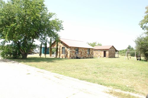 1006 S Bluffton Ave, San Saba, TX, 76877-7006 | Card Image