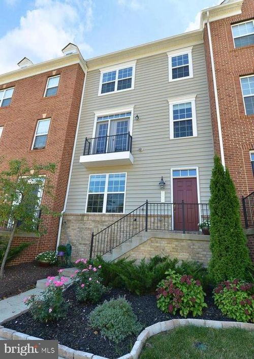 8017 Sport View Rd, LANDOVER, MD, 20785-4836 | Card Image