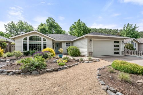 184 Meadow View Drive, Phoenix, OR, 97535 | Card Image