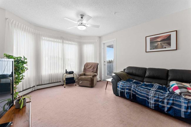 3415 - 3000 Hawksbrow Point Nw, Home with 2 bedrooms, 1 bathrooms and 1 parking in Calgary AB | Image 12
