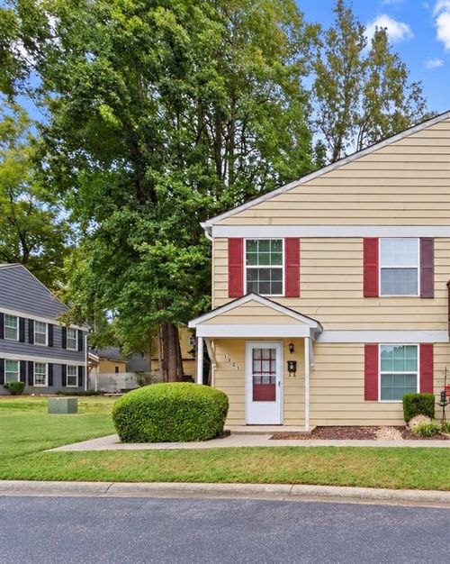 1321 Surrey Ln Sw, Marietta, GA, 30008-3632 | Card Image