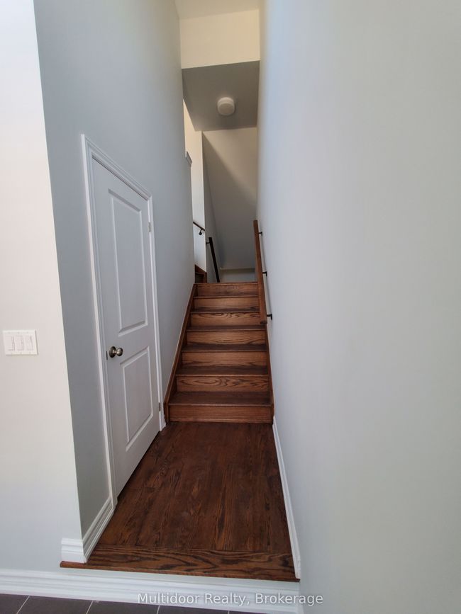 72 Douet Lane, House attached with 4 bedrooms, 4 bathrooms and 1 parking in Ajax ON | Image 4