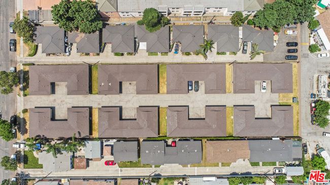 5211 Live Oak St, Home with 32 bedrooms, 16 bathrooms and 24 parking in Bell CA | Image 8