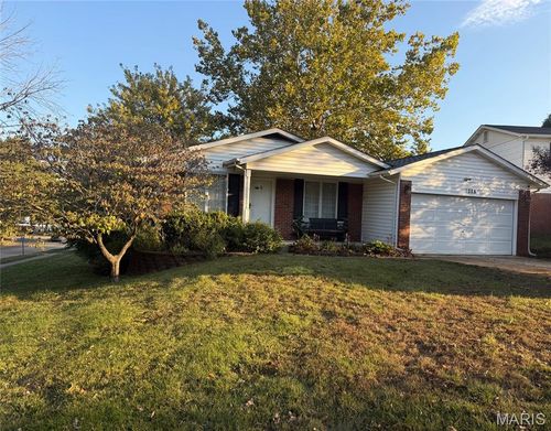 1028 Lanawood Ct, Florissant, MO, 63031-7535 | Card Image